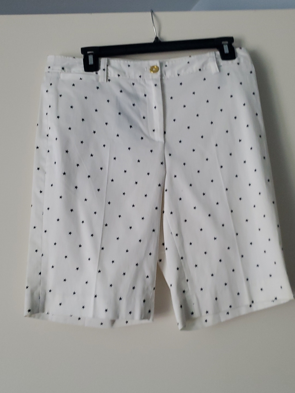 Jones New York White Shorts with Navy Star Print